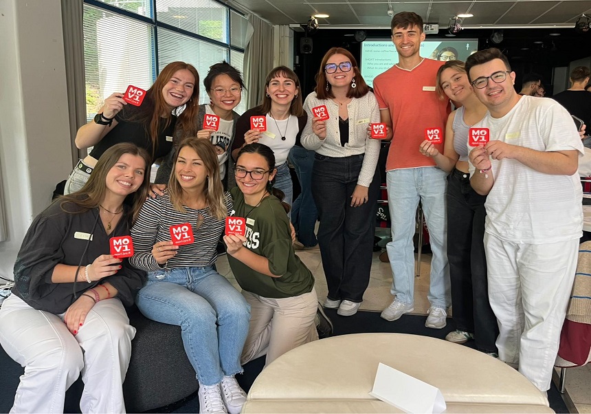 Grup d'estudiants de la UV durant la seua participació en el BIP celebrat a la Universitat de Jyväskylä (Finlàndia)